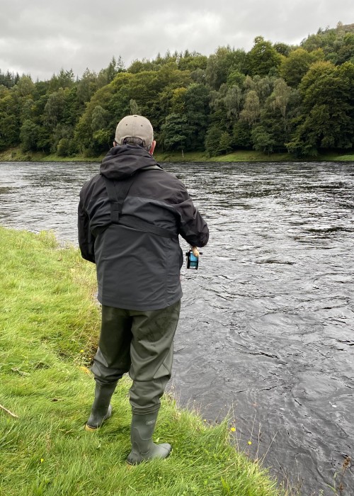 This is a great part of the huge Cottar Pool on the Newtyle Beat which can easily be fished from the grass rather than having to get into the river. Salmon sneak right up along this green grassy bank at the tail of this salmon pool (shown here) and are often hooked a yard or so from the grass.