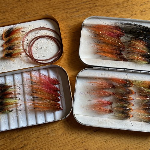 A perfectly equipped and arranged salmon fly box like this could only be owned by a professional! Look at the perfect single hooked tube fly selection on the left hand side which comprises of the 'Copperass' & 'Jock's Shrimp' fly patterns. Even a couple of different strength spare monofilament leaders are there just in case needed.