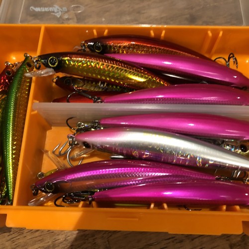 Here's a few of my most favourite coloured salmon fishing lures for Spring fishing on Scotland's River Tay. To boil it down, pink silver, gold and green is an accurate summary of the best colours for spin fishing lures at that time of the salmon fishing season.