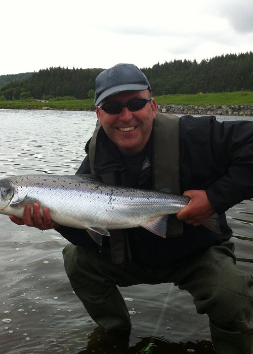 This angler's wife had purchased a gift voucher for his Christmas for a guided day with me on the River Tay in Perthshire. He only had previously fished for trout and at the end of the fishing day at 5pm after landing 4 perfect fresh run salmon that he reckoned the trout fishing is more of a challenge! This beautiful fish was number 3 from the 'Guay Pool' near Dunkeld.