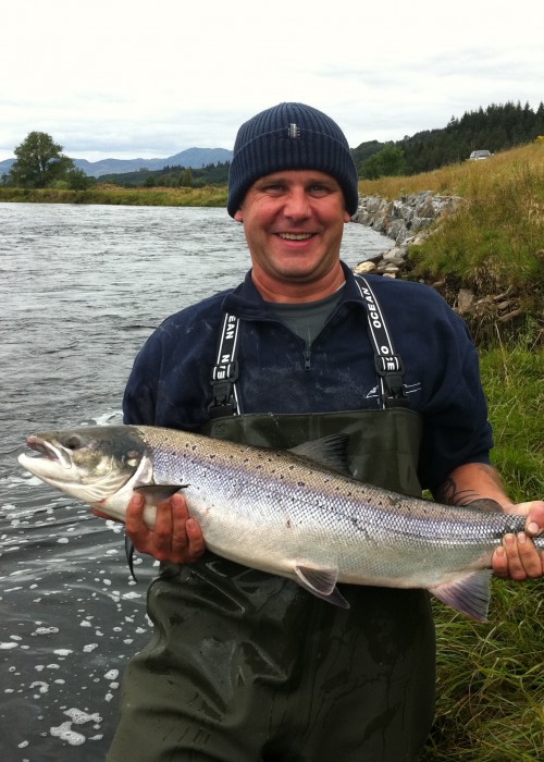 This angler's wife had purchased a gift voucher for his Christmas for a guided day on the River Tay in Perthshire. He ended up landing 3 perfect Autumn salmon by 5pm. This was number 3 from the 'Guay Pool' near Dunkeld.