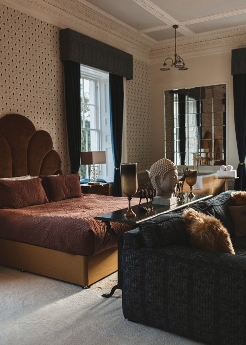 Here's one of the beautifully appointed Atholl Arms Hotel bedrooms. This popular Dunkeld Perthshire hotel overlooks the famous River Tay immediately downstream of the 200 year old sandstone Telford Bridge.